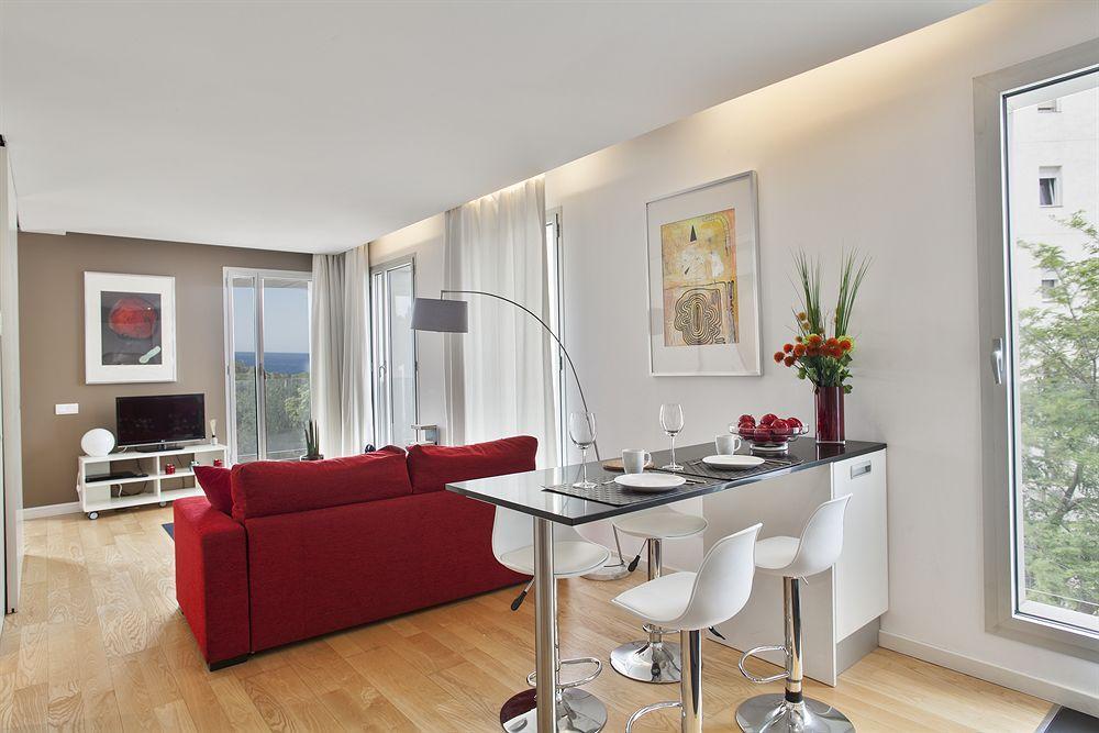 Mistral City Pool Apartments Barcellona Esterno foto
