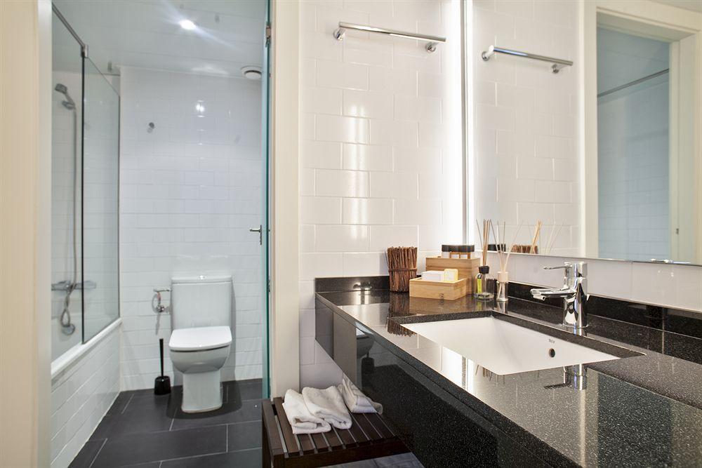 Mistral City Pool Apartments Barcellona Esterno foto